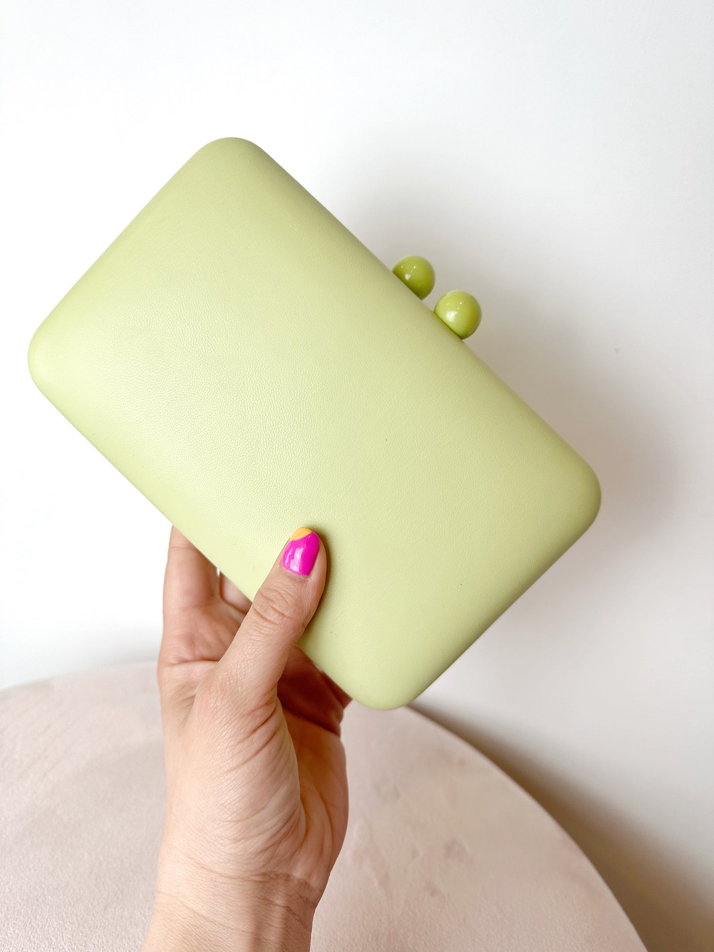 Clutch bolitas cierre