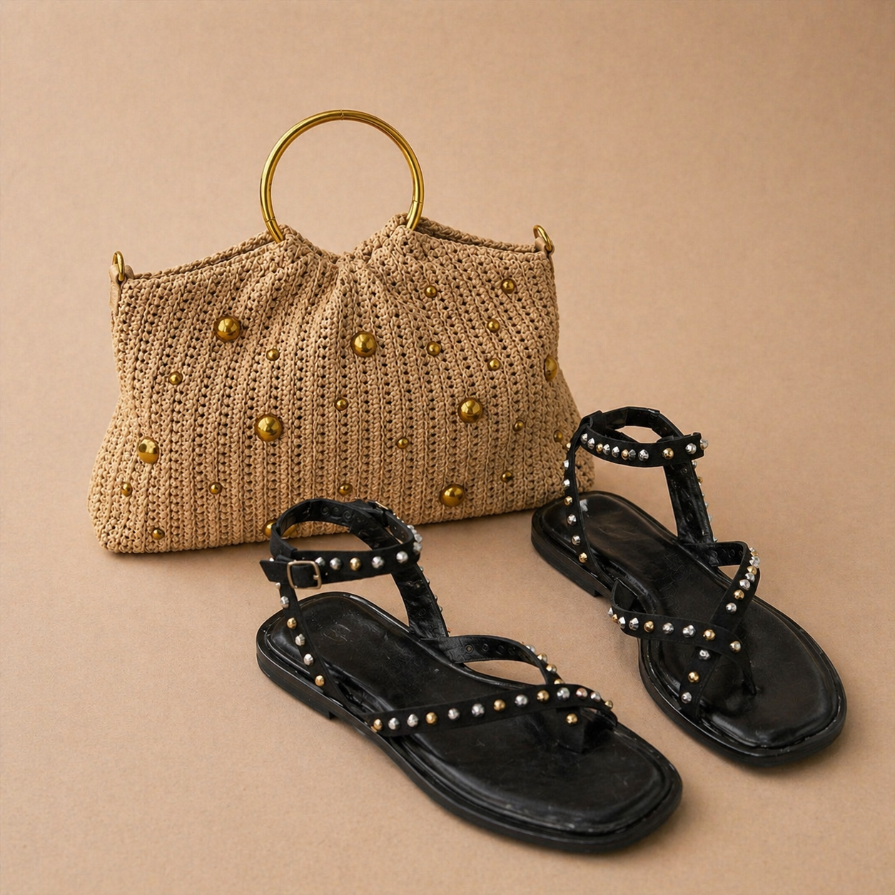 Sandalia tachas plana